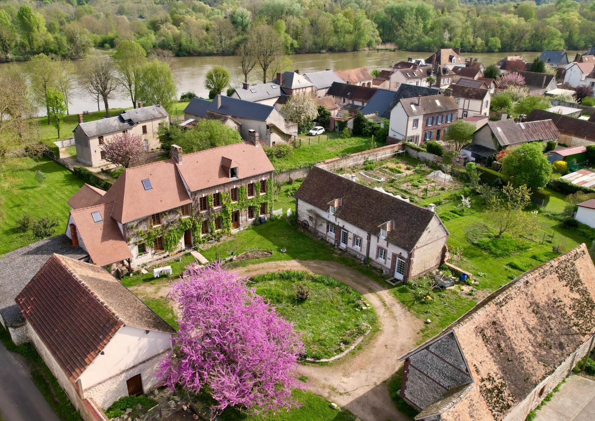Les Jardins De Felicie Villa Poses ภายนอก รูปภาพ